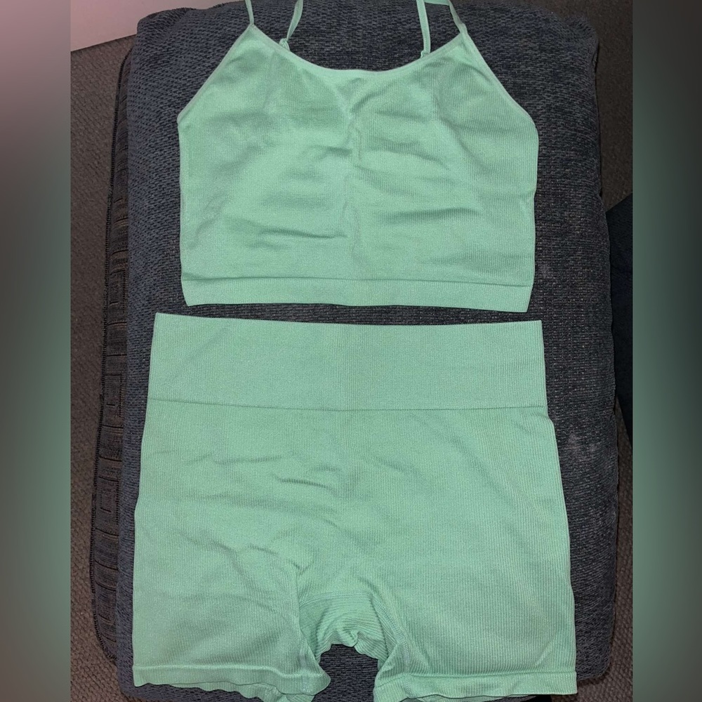 Wild Favle biker short set green